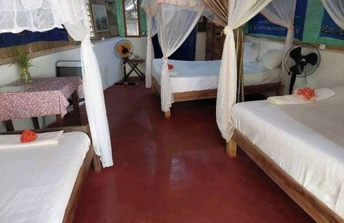 Ambaro House | Piscine Bimoko
