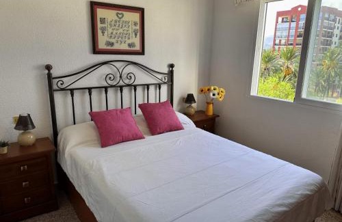 Benicassim Apartment | Piso a pie de playa con piscina y vistas al mar