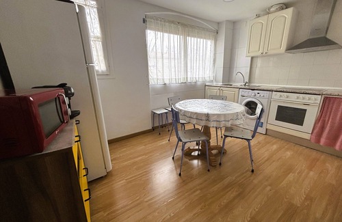 Delicias Apartment | Piso Acogedor Ciudad Jardin , Cerca de la Universidad y del Hospital Clínico