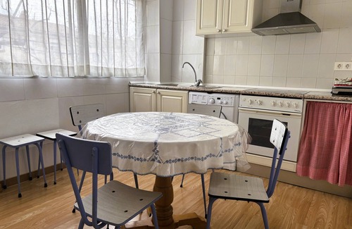 Delicias Apartment | Piso Acogedor Ciudad Jardin , Cerca de la Universidad y del Hospital Clínico