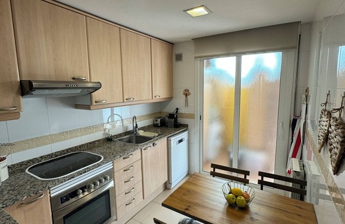 Sant Cugat del Valles Apartment | Piso con Piscina Para 5 Personas
