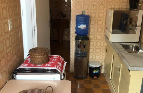 Pitangueiras Apartment | Pitangueiras, Guarujá, ap. 50 m from the beach, great location, WI-FI.