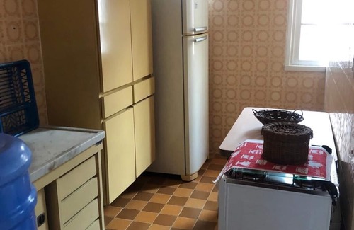 Pitangueiras Apartment | Pitangueiras, Guarujá, ap. 50 m from the beach, great location, WI-FI.