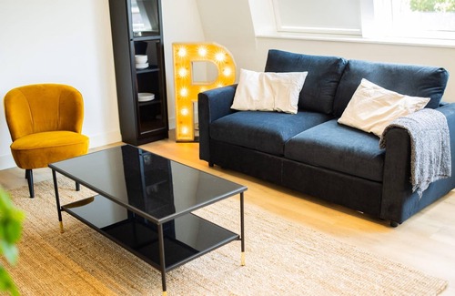 De Bilt Apartment | Pivotal 1 Bed Serviced Apartment 64m2 -ESS38P-