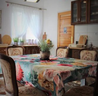Narol House | PIZUNY Dom pod dębem z balią na wyłączność