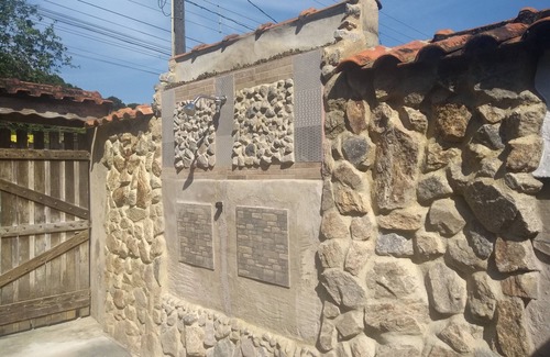 Tinga House | Place to rest with family