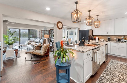 Colonial Beach House | Placid Bay Cottage