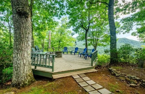 Franklin House | Placid View Mountaintop Home