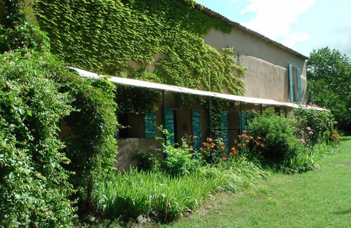 Apt House | Plain foot of charm 70m ², private garden of 100m ² seen on fountains, plane trees