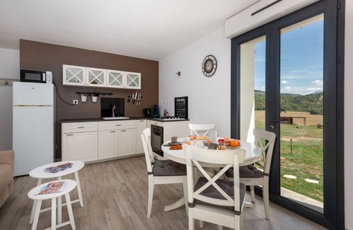 Champtercier Apartment | Plaines-Provence, gîte le Pic D'Oise