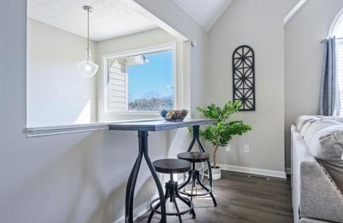 Adairsville House | Plan A Trip To The Lake In This Open Air Cozy Home