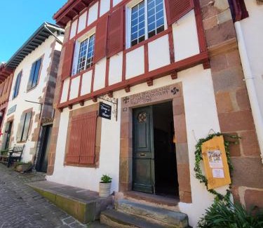 Saint-Jean-Pied-de-Port House | Plan B