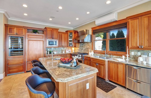 Bryn Mawr-Skyway House | "PLAN YOUR PERFECT THANKSGIVING & HOLIDAY- ESCAPE-SPECIAL HOLIDAY SAVINGS!"