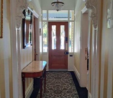 Sydenham Bed & Breakfast | Plane Tree Villa