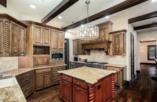 Plano House | Plano Mansion with Beautiful Pool