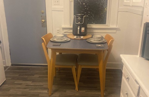 Hammond Apartment | Plant MOOD2! FREE STREET PARKING & Wi-Fi!