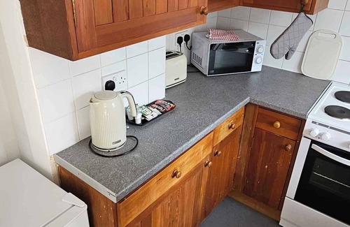 Mynydd Isa Cottage | Plas Bellin Comfort Cottages Kitchen & Bath Wi-Fi & TV Pet-Friendly