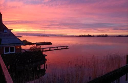 Loosdrecht Bed & Breakfast | Plassenzicht Logies & Sloepverhuur