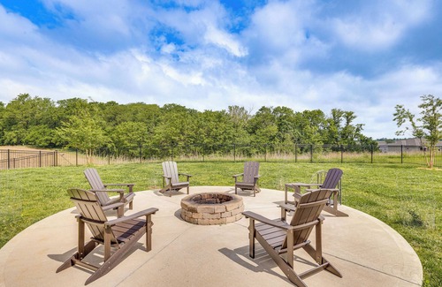 Platte City House | Platte City Retreat w/Patio, Near Kansas City!