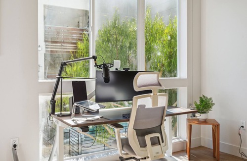 Playa Vista Apartment | Playa Vista 2 BR w/Office by Anyplace - 11636