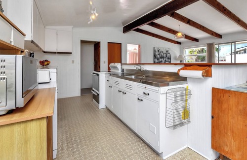 Matapouri House | Playtime Plus - Matapouri Holiday Home