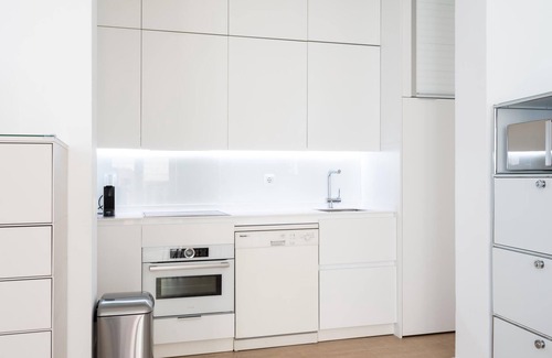 Sol Apartment | Plaza de Callao - 2 bedrooms, 2 bathrooms, balconies.