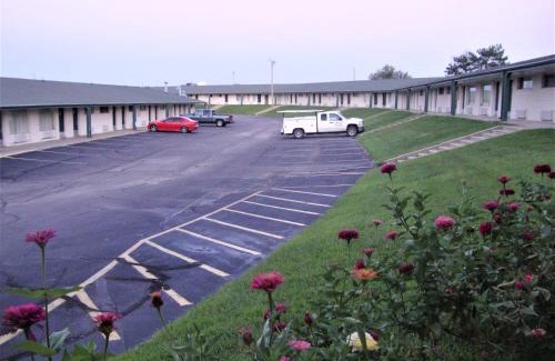 Pauline Hotel | Plaza Inn