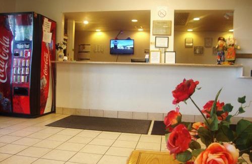 Pauline Hotel | Plaza Inn