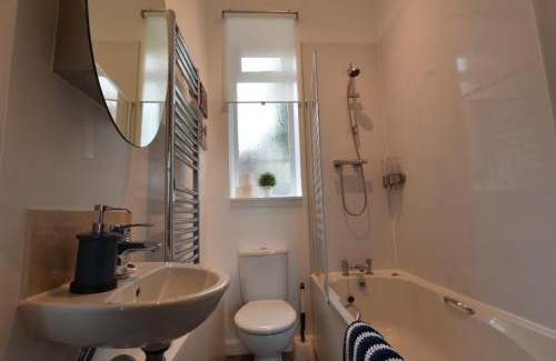 Newington Apartment | Pleasance Apartment Ground Floor Main Door Access