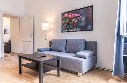 Meidling Apartment | Pleasant 2BR Apt.- Near U6 Station am Schöpfwerk