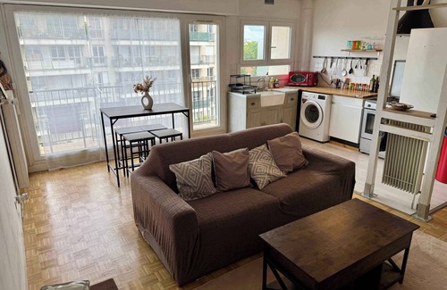 Malakoff Apartment | Pleasant 2P with balcony & Eiffel Tower view