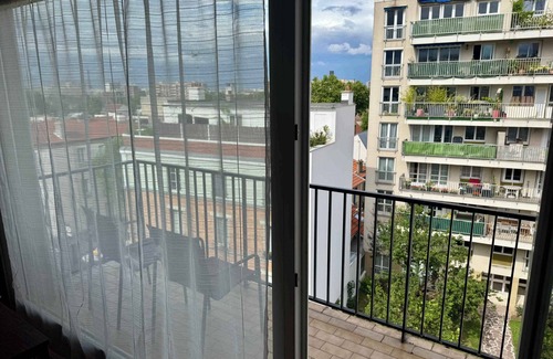 Malakoff Apartment | Pleasant 2P with balcony & Eiffel Tower view