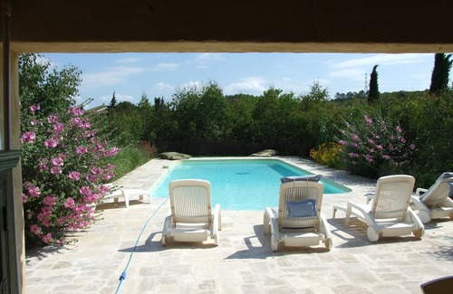 Saint-Just-et-Vacquieres Apartment | Pleasant apartment 18 km from Uzes