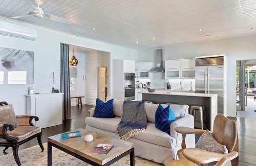 Gibbs Bay Villa | Please Inquire Before Booking – Luxury Villa