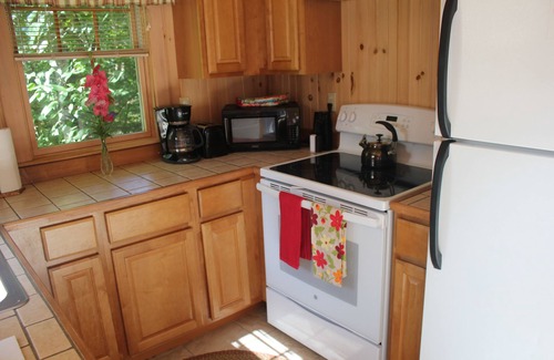 Raymond Cottage | PLEASE READ REVIEWS of SEBAGO LAKE COTTAGE - 2026 BOOKINGS BEGINNING Oct 1st