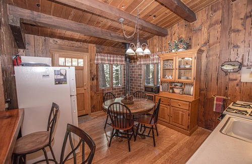 Sunnyside House | Plesums by Hauserman Rentals