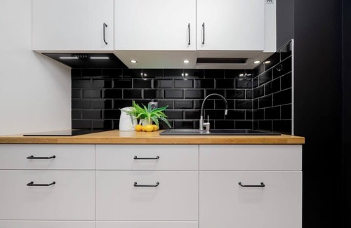 Targowek Apartment | Plosa 3 | Comfortable Studio | Balcony | WiFi