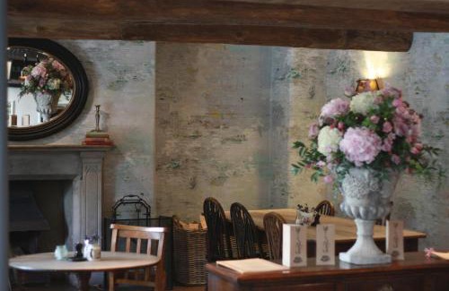 Lupton Hotel | Plough Inn