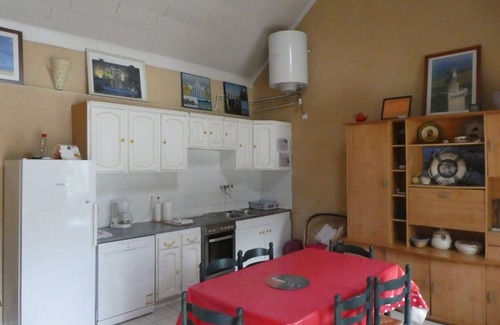 Plounevez-Lochrist Cottage | Plounevez Lochrist: South facing house 800m from the sea accessible on foot