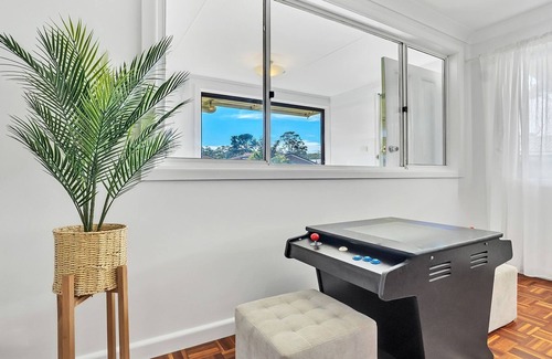 Callala Beach House | Plumeria – 350m to beach track, pet friendly