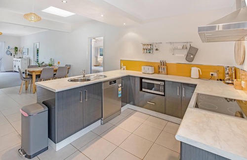 Raymond Island House | Plymouth - This beautifully presented holiday home has it all