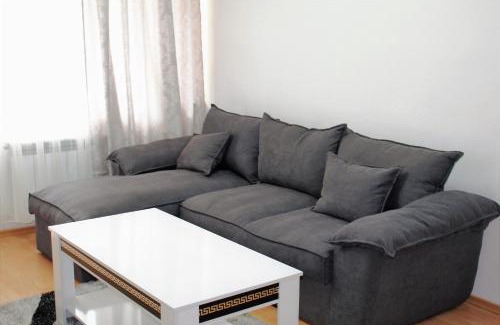 Maritsa Apartment | PM Services Sequoia Apartment
