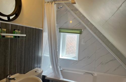 Bacton Ski Chalet | Poachers Pocket Seaview