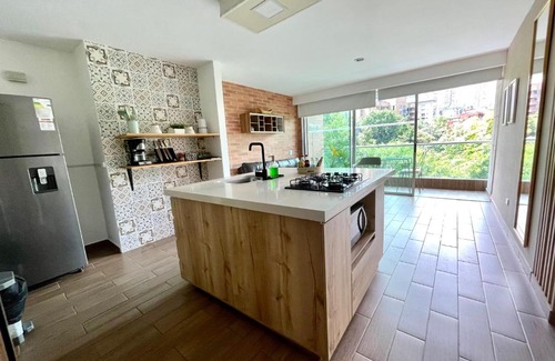 Las Lomas I Apartment | Poblado. Apartamento amoblado, excelente ubicación