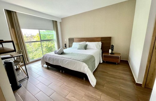 Las Lomas I Apartment | Poblado. Apartamento amoblado, excelente ubicación