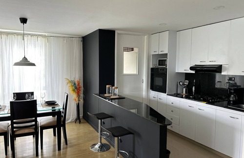 Las Lomas I Apartment | Poblado Family and Friend Bachelor Retreat