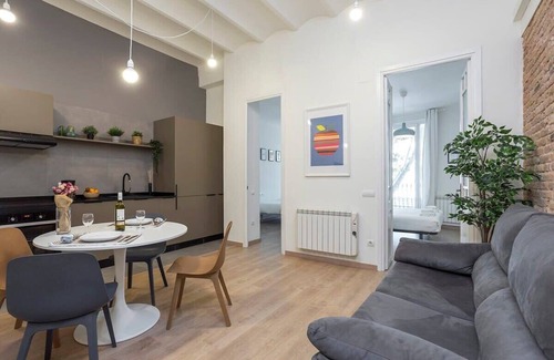 El Parc i la Llacuna del Poblenou Apartment | Poblenou for Families 3BD next to the beach!