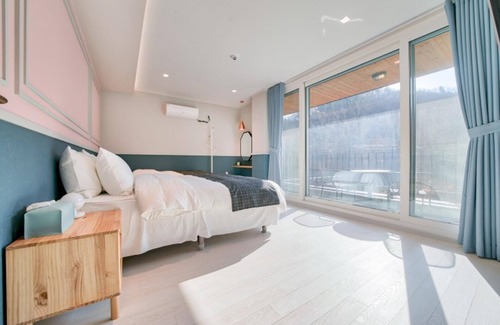 Pocheon House | Pocheon Forest Pool Villa