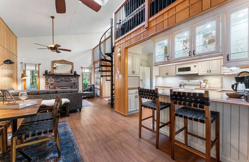 Blakeslee House | Pocohouse - 10 min to Jack Frost. Trendy sunroom/firepit with lights/Extensive Patio