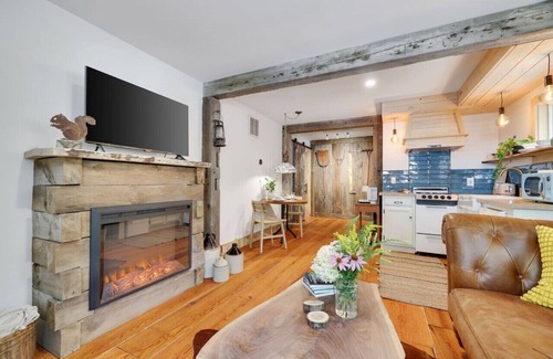 Greentown Cabin | Poconos Cabin Year Round Bliss